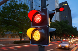 交通信號(hào)燈的時(shí)間設(shè)置與車(chē)流量有怎樣的關(guān)系？